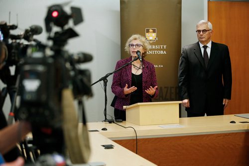 JOHN WOODS / WINNIPEG FREE PRESS
Dr. David Barnard, president and vice-chancellor of the University of Manitoba, listens in as Susan Gottheil, vice-provost (students) speaks at a media conference on issues related to campus sexual violence at the University of Manitoba Wednesday, September 5, 2018.
