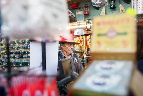 MIKAELA MACKENZIE / WINNIPEG FREE PRESS
Melvin Marr shops at Pollock's Co-op on Main Street in Winnipeg on Thursday, Sept. 6, 2018. 
Winnipeg Free Press 2018.