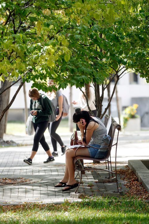 PHIL HOSSACK / WINNIPEG FREE PRESS - U of M walk through the campus Thursday afternoon. See Jessica's story. - Sept 6, 2018