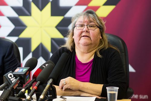 MIKAELA MACKENZIE / WINNIPEG FREE PRESS
York Factory First Nation councillor Evelyn Beardy speaks at a news conference, regarding a report that includes allegations of racism and rape at Manitoba Hydro work sites, in Winnipeg on Friday, Sept. 7, 2018. 
Winnipeg Free Press 2018.