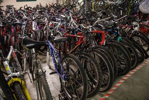 MIKE DEAL / WINNIPEG FREE PRESS
The WRENCH shop at 1057 Logan Avenue.
The WRENCH is asking everyone to bring unwanted bicycles to 4R Winnipeg Depots this weekend instead of leaving them at the curb.
180907 - Friday, September 07, 2018.