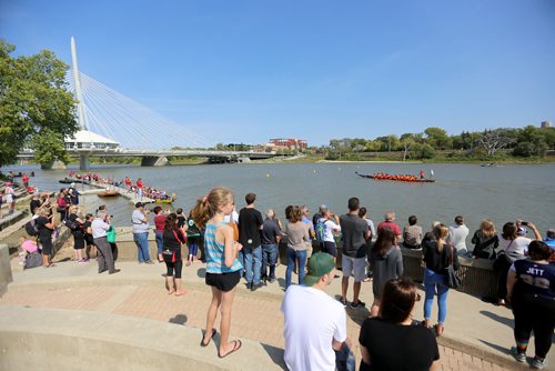 TREVOR HAGAN / WINNIPEG FREE PRESS
Teams participate in the 2018 CancerCare Manitoba Dragon Boat Festival on the Red River, Sunday, September 9, 2018, 2018.