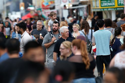 JOHN WOODS / WINNIPEG FREE PRESS
People take in Many Fest in Winnipeg Sunday, September 9, 2018.