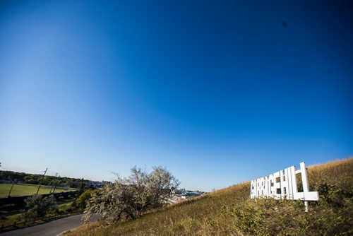 MIKAELA MACKENZIE / WINNIPEG FREE PRESS
A Hollywood-esque sign marks Garbage Hill in Winnipeg on Monday, Sept. 10, 2018. 
Winnipeg Free Press 2018.