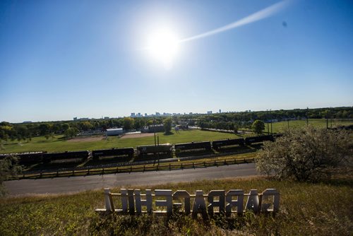 MIKAELA MACKENZIE / WINNIPEG FREE PRESS
A Hollywood-esque sign marks Garbage Hill in Winnipeg on Monday, Sept. 10, 2018. 
Winnipeg Free Press 2018.