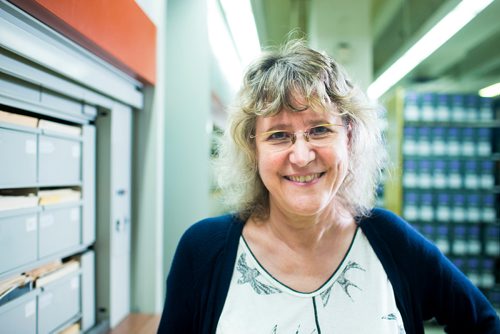 MIKAELA MACKENZIE / WINNIPEG FREE PRESS
Archivist Shelley Sweeney poses in the "morgue" of clippings of the Winnipeg Tribune at the University of Manitoba archives in Winnipeg on Monday, Sept. 10, 2018.  The university has completely digitized the newspaper, which was in operation from 1890 to August 1980.
Winnipeg Free Press 2018.