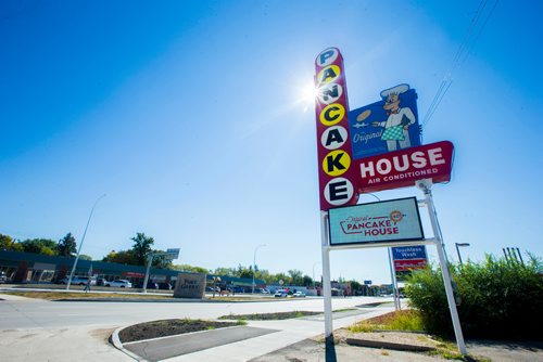 MIKAELA MACKENZIE / WINNIPEG FREE PRESS
The Original Pancake House on Pembina in Winnipeg on Monday, Sept. 10, 2018.  
Winnipeg Free Press 2018.