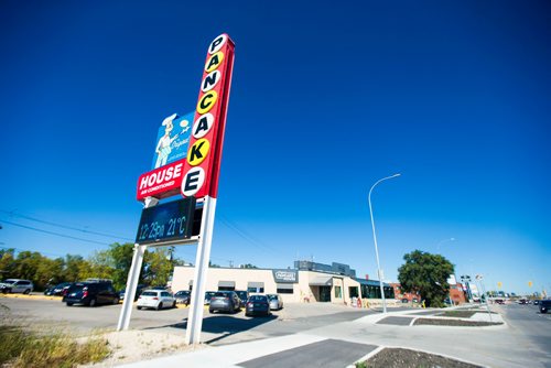 MIKAELA MACKENZIE / WINNIPEG FREE PRESS
The Original Pancake House on Pembina in Winnipeg on Monday, Sept. 10, 2018.  
Winnipeg Free Press 2018.