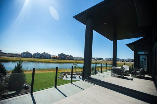 MIKAELA MACKENZIE / WINNIPEG FREE PRESS
The deck with a view at a Huntington Homes show home at 376 Willow Creek Road in Winnipeg on Monday, Sept. 10, 2018.  
Winnipeg Free Press 2018.
