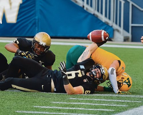 Canstar Community News FTB_ Dylan Schrot (6)-Oct 4_(2017-18)_1AW_47019, in game action, Bison Football vs Alberta Golden Bears Winnipeg, Manitoba, Canada.Jeff and Tara Miller For Bison Sports