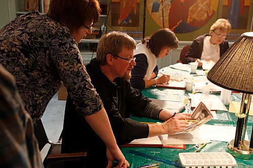 BORIS MINKEVICH / WINNIPEG FREE PRESS 090218 FAITH PAGE - Father Damian Higgins works with parishioners painting icons at Holy Ukrainian Catholic Chruch.