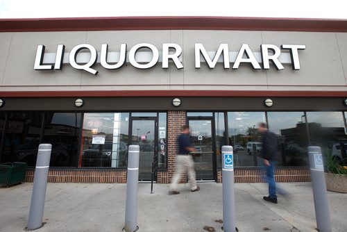 JOHN WOODS / WINNIPEG FREE PRESS
Photographs of Liquor Mart  in Madison Square Tuesday, September 11, 2018.