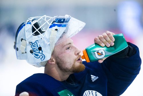 MIKAELA MACKENZIE / WINNIPEG FREE PRESS
Jets goalie Laurent Brossoit practices at the MTS Iceplex in Winnipeg on Wednesday, Sept. 12, 2018.  
Winnipeg Free Press 2018.