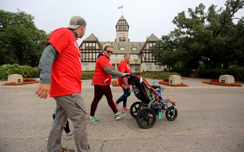 TREVOR HAGAN / WINNIPEG FREE PRESS
Participants in the Terry Fox Run, making their way through Assiniboine Park, Sunday, September 16, 2018.