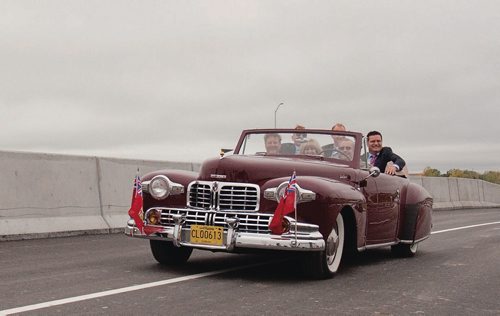 Canstar Community News Bob Beach, an East Kildonan resident, took local MLAs on the ceremonial first drive over the new Perimeter and Highway 59 project overpass in his pristine 1946 Lincoln Continental on Sept. 13. (SHELDON BIRNIE/CANSTAR/THE HERALD)
