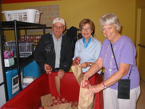 Canstar Community News Sept. 12, 2018 - Volunteers at the Portage la Prairie Salvation Army's food bank on Sept. 12 included (from left) Walter Ewert, Helen Wiebe and Carlyn White. (ANDREA GEARY/CANSTAR COMMUNITY NEWS)