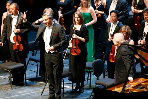 JOHN WOODS / WINNIPEG FREE PRESS
WSO guest pianist Emanuel Ax performs with new conductor Daniel Raskin Monday, September 17, 2018.