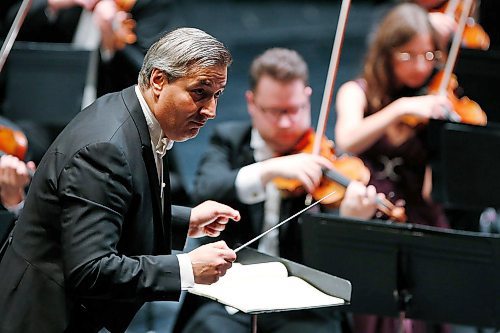 JOHN WOODS / WINNIPEG FREE PRESS
WSO guest pianist Emanuel Ax performs with new conductor Daniel Raskin Monday, September 17, 2018.