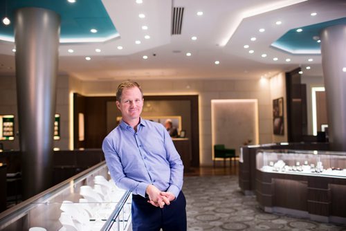 MIKAELA MACKENZIE / WINNIPEG FREE PRESS
Jeremey Epp, co-owner of the 80-year old third generation family business Independent Jewellers, poses in the re-opened store in Winnipeg on Tuesday, Sept. 18, 2018.  
Winnipeg Free Press 2018.