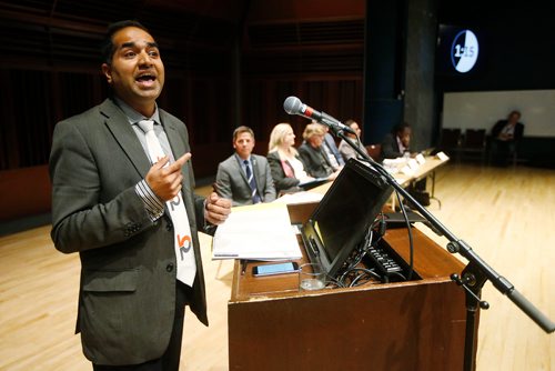 JOHN WOODS / WINNIPEG FREE PRESS
Mayoral candidate Umar Hayat speaks during a mayoral debate at the University of Winnipeg, Tuesday, September 18, 2018.