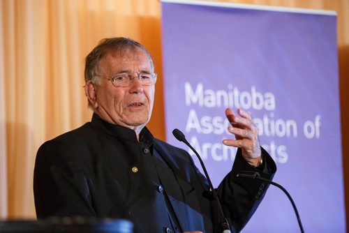 MIKE DEAL / WINNIPEG FREE PRESS
Jan Gehl a Danish architect and urban design consultant based in Copenhagen speaks during a luncheon called Livable Cities for the 21st Century. The conference hosted by The Winnipeg Chamber of Commerce centres around Winnipegs future.
180919 - Wednesday, September 19, 2018.