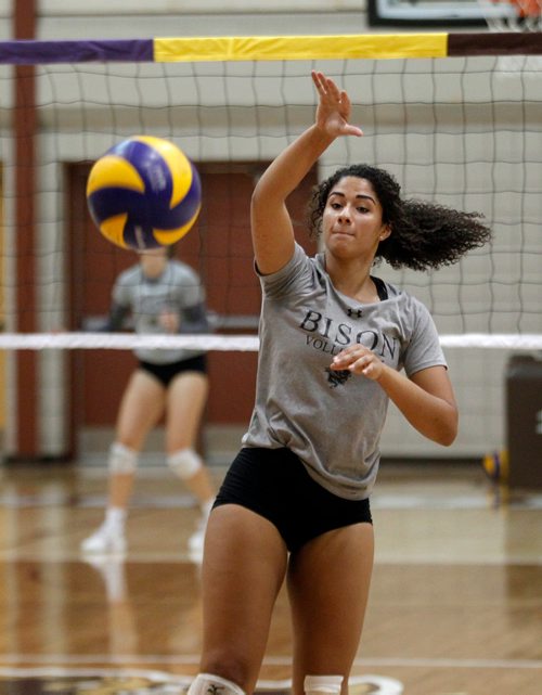 PHIL HOSSACK / WINNIPEG FREE PRESS -  Laura Hill at a U of M Bisons VOlleyball workout Wednesday. See story. - Sept 19, 2018