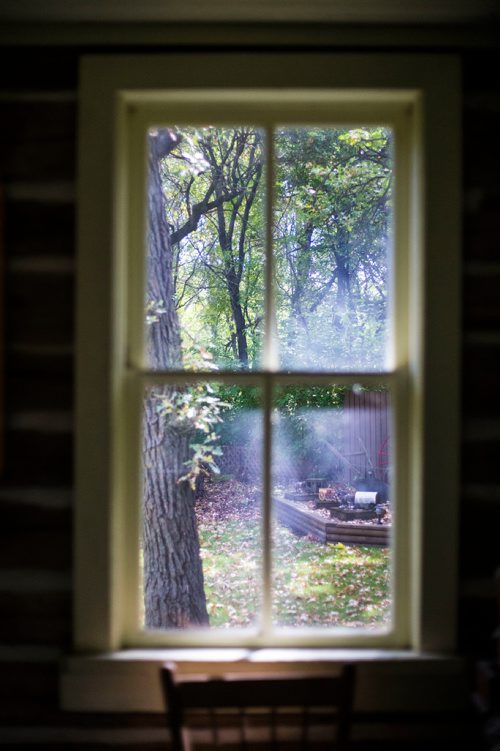 MIKAELA MACKENZIE / WINNIPEG FREE PRESS
The old cabin at Farm Away, just outside of Portage la Prairie, on Wednesday, Sept. 19, 2018.  
Winnipeg Free Press 2018.