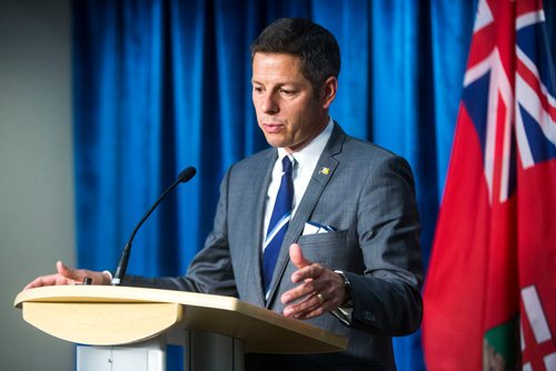 MIKAELA MACKENZIE / WINNIPEG FREE PRESS
Mayor Brian Bowman speaks to the media during a break at the last meeting of the current council membership at City Hall in Winnipeg on Thursday, Sept. 20, 2018.  
Winnipeg Free Press 2018.