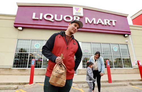 RUTH BONNEVILLE  /  WINNIPEG FREE PRESS

Andreas Thompson talks to a reporter about his views on the recent surge of thefts at Manitoba Liquor Marts while leaving a MLCC store on Portage Ave. near Arlington St. Thursday. 
Three different people interviewed and photographed for this streeted. 
See Kevin Rollason's story.  

SEPT 20,2018