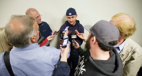 MIKE DEAL / WINNIPEG FREE PRESS
Montreal Alouettes starting quarterback Johnny Manziel talks to media after arriving at Investors Group Field Thursday afternoon.
180920 - Thursday, September 20, 2018.