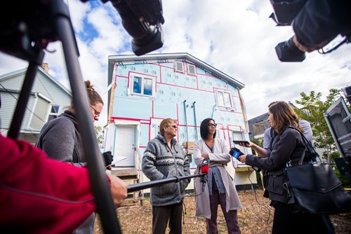 MIKAELA MACKENZIE / WINNIPEG FREE PRESS
Linda Peters, VP of Program Delivery (left) and Michelle Pereira, VP of Marketing, Communications & Philanthropy, speak about recent thefts of copper wiring, tools, and more at the the 284 Cathedral build site in Winnipeg on Friday, Sept. 21, 2018.  Winnipeg Free Press 2018.
