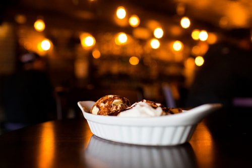 MIKAELA MACKENZIE / WINNIPEG FREE PRESS
The deep fried mars bar at Leopold's Tavern in South Osborne in Winnipeg on Tuesday, Sept. 25, 2018.  Winnipeg Free Press 2018.