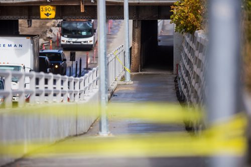 MIKAELA MACKENZIE / WINNIPEG FREE PRESS
The railway underpass at McPhillips and Logan, where a male was fatally assaulted, in Winnipeg on Tuesday, Sept. 25, 2018.  Winnipeg Free Press 2018.