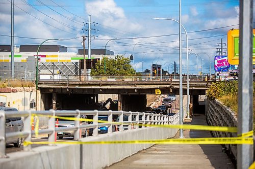 MIKAELA MACKENZIE / WINNIPEG FREE PRESS
The railway underpass at McPhillips and Logan, where a male was fatally assaulted, in Winnipeg on Tuesday, Sept. 25, 2018.  Winnipeg Free Press 2018.