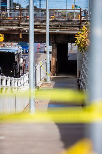 MIKAELA MACKENZIE / WINNIPEG FREE PRESS
The railway underpass at McPhillips and Logan, where a male was fatally assaulted, in Winnipeg on Tuesday, Sept. 25, 2018.  Winnipeg Free Press 2018.