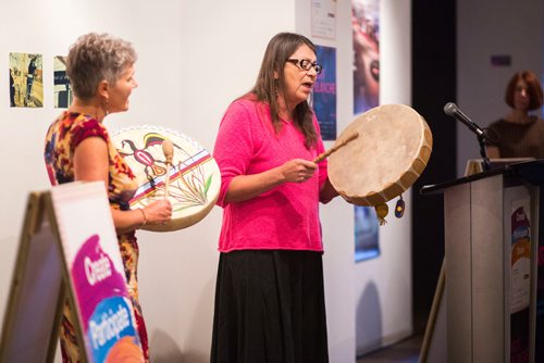 MIKAELA MACKENZIE / WINNIPEG FREE PRESS
Val Vint (right) and Darci Adam perform a drum song to celebrate the 2018 Culture Days theme #OnBeat at the Culture Days Manitoba and Nuit Blanche Winnipeg media launch in Winnipeg on Tuesday, Sept. 25, 2018.  Winnipeg Free Press 2018.