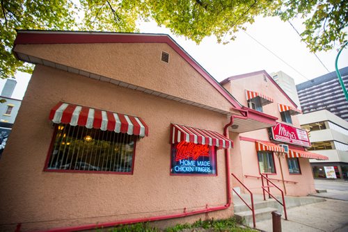 MIKAELA MACKENZIE / WINNIPEG FREE PRESS
Mitzi's Chicken Finger Restaurant in Winnipeg on Wednesday, Sept. 26, 2018.  Winnipeg Free Press 2018.