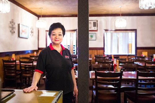 MIKAELA MACKENZIE / WINNIPEG FREE PRESS
Owner Shirley Eng at Mitzi's Chicken Finger Restaurant in Winnipeg on Wednesday, Sept. 26, 2018.  Winnipeg Free Press 2018.