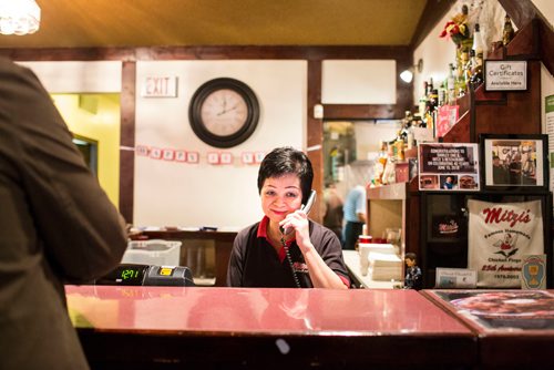 MIKAELA MACKENZIE / WINNIPEG FREE PRESS
Owner Shirley Eng at Mitzi's Chicken Finger Restaurant in Winnipeg on Wednesday, Sept. 26, 2018.  Winnipeg Free Press 2018.