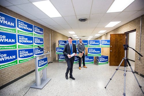 MIKAELA MACKENZIE / WINNIPEG FREE PRESS
Mayor Brian Bowman walks out of the room after speaking to the media about risks in other candidate's lack of funding strategies for campaign promises at his campaign office in Winnipeg on Friday, Sept. 28, 2018.  Winnipeg Free Press 2018.