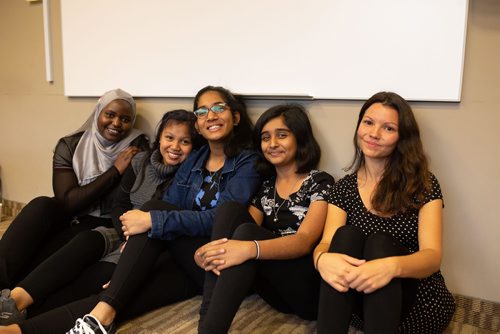 JEN DOERKSEN/WINNIPEG FREE PRESS

(From left to right) Volunteers Amisa Madaraka, Jessalie Macam, Khushi Jariwala, and Sareeha Salim help health educator Sarah Martens run the Teen Talk Peer Support program offered by the Sexuality Education Resource Centre. Friday, September 28, 2018.