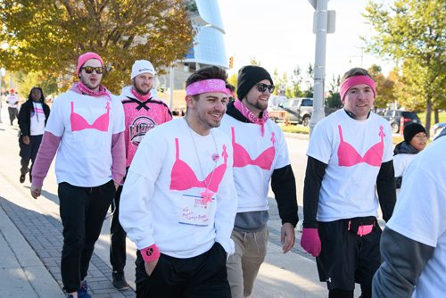MIKE SUDOMA / WINNIPEG FREE PRESS
Supporters of all ages had a blast running for breast cancer awareness at the CIBC Run for the Cure Sunday morning. September 30, 2018