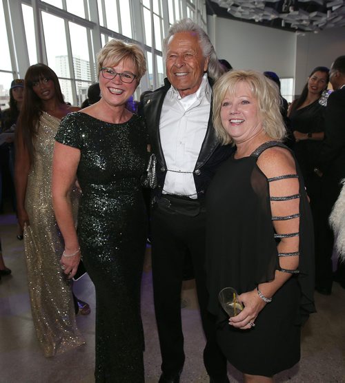 JASON HALSTEAD / WINNIPEG FREE PRESS

L-R: Deanna Zink (CEO of the alumni association at the Universityof North Dakota), Peter Nygård and Kim Woods (senior director of development, UND) at the Nygård 50 Years in Fashion gala at the RBC Convention Centre Winnipeg on Sept. 14, 2018. (See Social Page)