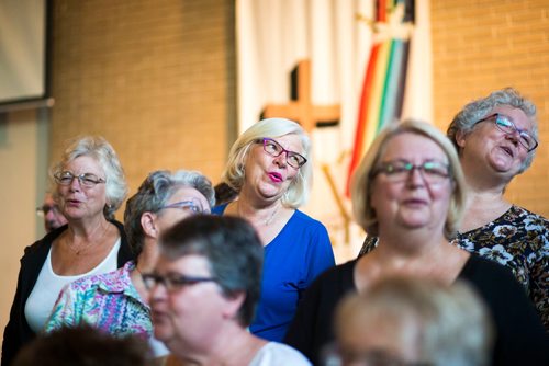 MIKAELA MACKENZIE / WINNIPEG FREE PRESS
Gwen Howe (centre) sings at the Sisters of the Holy Rock rehearsal at the John Black Memorial United Church in Winnipeg on Tuesday, Sept. 4, 2018. 
Winnipeg Free Press 2018.