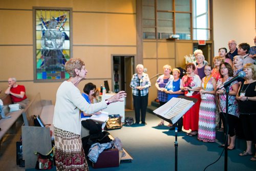 MIKAELA MACKENZIE / WINNIPEG FREE PRESS
Carole Stone leads the Sisters of the Holy Rock rehearsal at the John Black Memorial United Church in Winnipeg on Tuesday, Sept. 4, 2018. 
Winnipeg Free Press 2018.