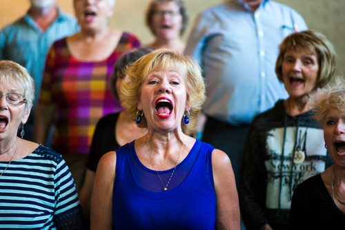 MIKAELA MACKENZIE / WINNIPEG FREE PRESS
Lynn Ohlson, president of the Sisters of the Holy Rock, rehearses at the John Black Memorial United Church in Winnipeg on Tuesday, Sept. 4, 2018. 
Winnipeg Free Press 2018.