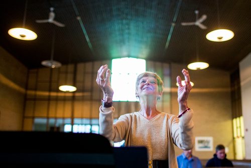 MIKAELA MACKENZIE / WINNIPEG FREE PRESS
Carole Stone leads the Sisters of the Holy Rock rehearsal at the John Black Memorial United Church in Winnipeg on Tuesday, Sept. 4, 2018. 
Winnipeg Free Press 2018.