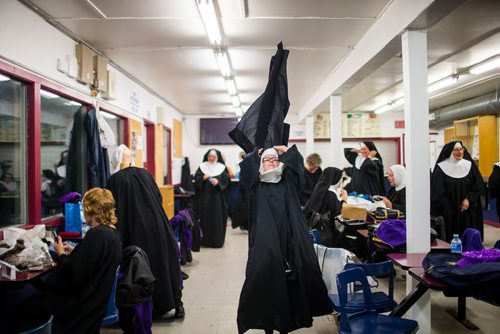 MIKAELA MACKENZIE / WINNIPEG FREE PRESS
The Sisters prepare for a show in Lorette in Winnipeg on Saturday, Sept. 15, 2018.  
Winnipeg Free Press 2018.