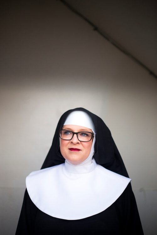 MIKAELA MACKENZIE / WINNIPEG FREE PRESS
Melanie Spulnick poses for a portrait before a show in Lorette in Winnipeg on Saturday, Sept. 15, 2018.  
Winnipeg Free Press 2018.