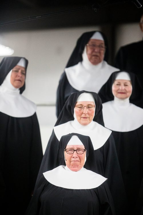 MIKAELA MACKENZIE / WINNIPEG FREE PRESS
Michelle deRocquigny, also known as Sister Amnesia, performs during a show in Lorette in Winnipeg on Saturday, Sept. 15, 2018.  
Winnipeg Free Press 2018.